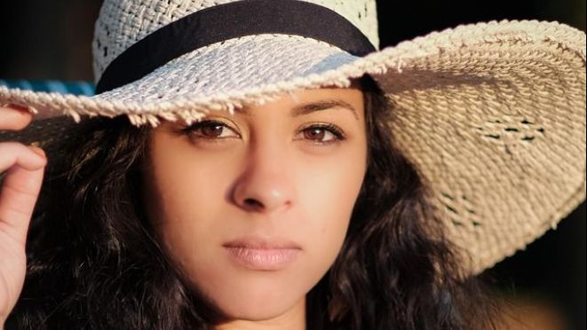 Woman with hat